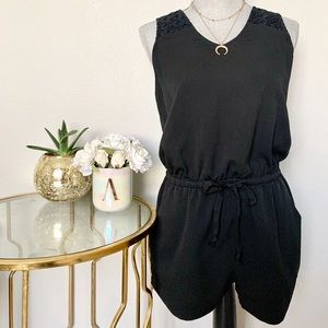 Banana Republic Romper - (black)